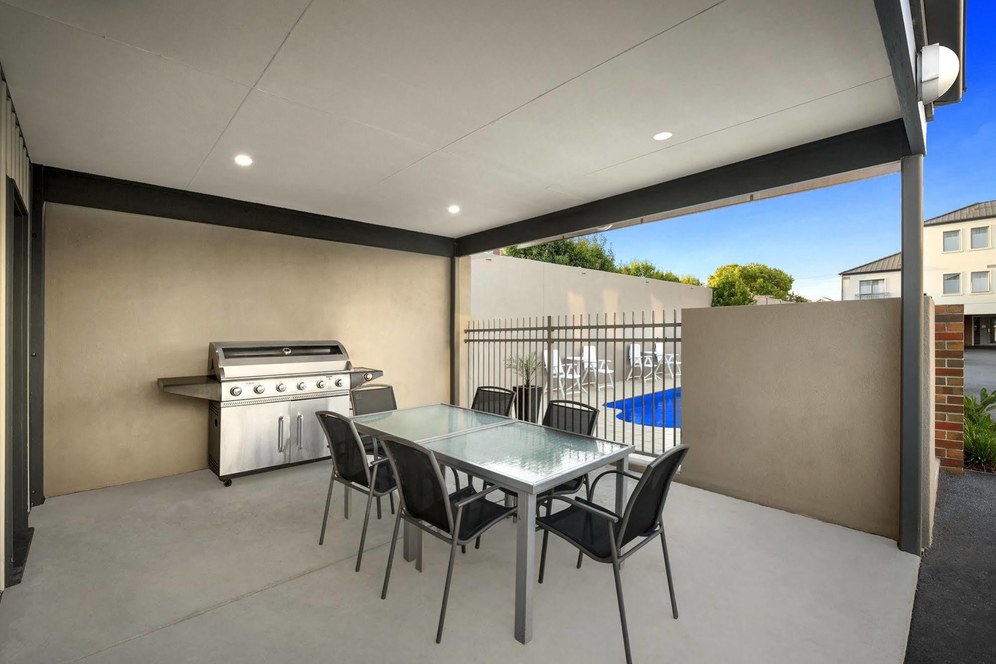 Quest Moonee Valley Melbourne Exterior photo